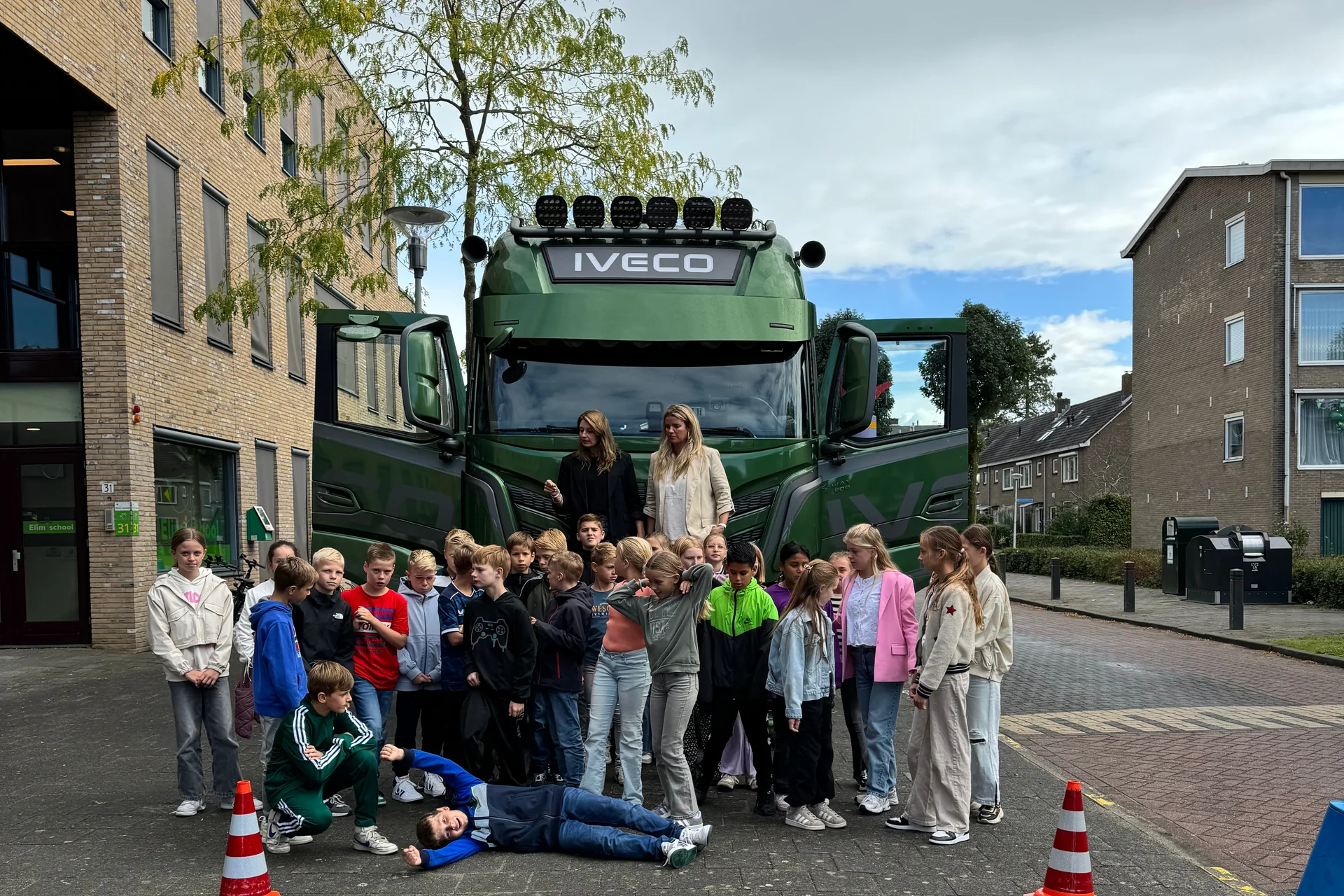 Pupils in front of the campaign truck during the 2024 National Stay Out of the Blind Spot Day